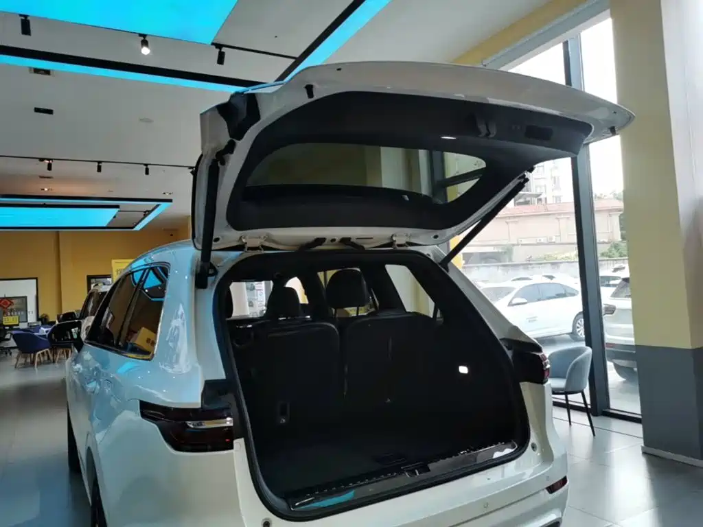 Li Auto Li ONE — миниатюра 19