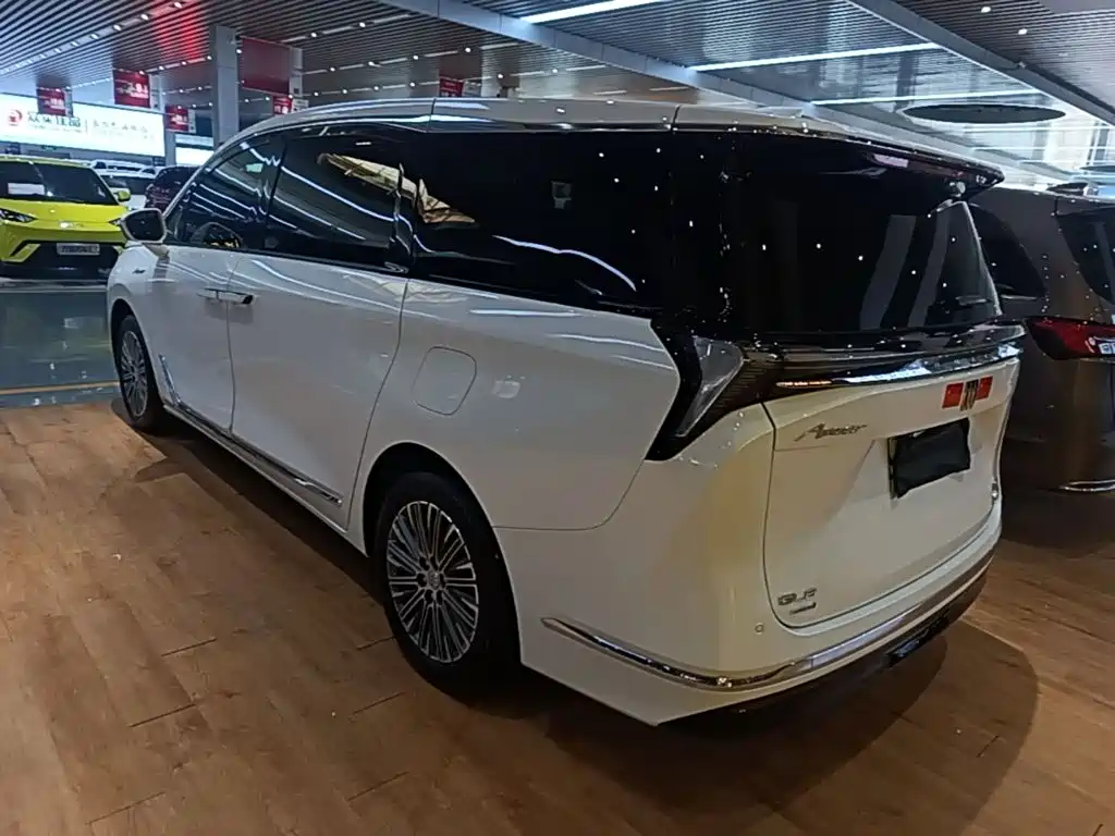Buick GL8 Hybrid — миниатюра 5