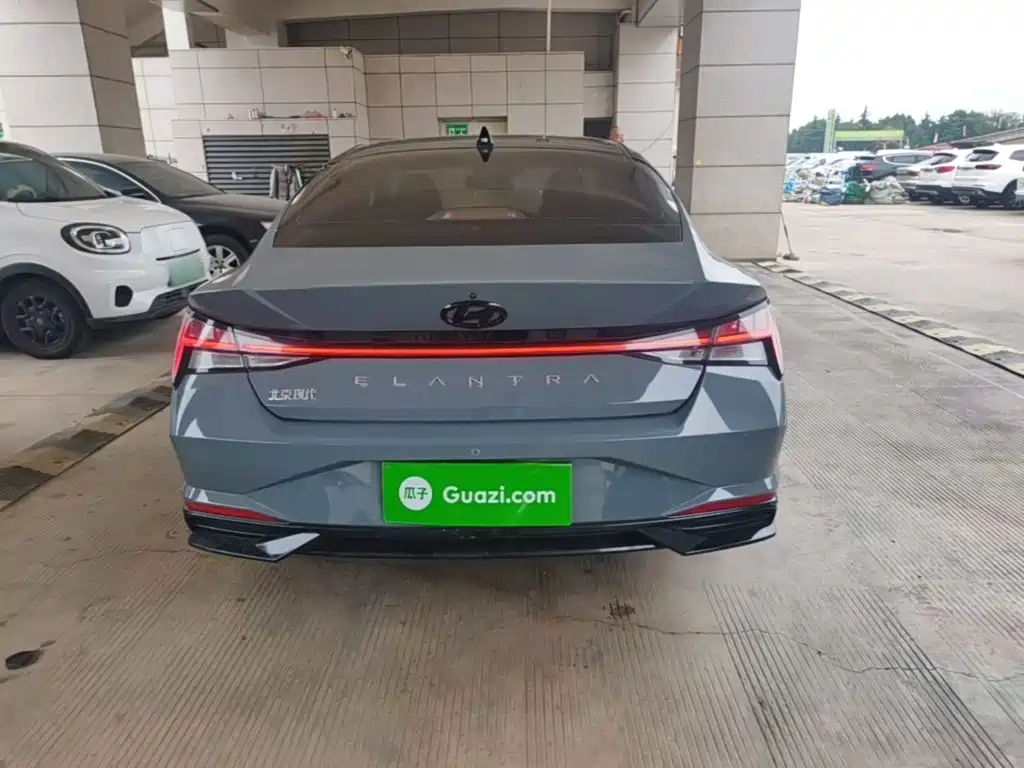 Hyundai Elantra — миниатюра 6