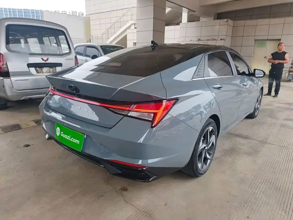 Hyundai Elantra — миниатюра 7