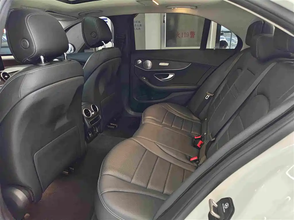 Mercedes-Benz C-Class — миниатюра 9
