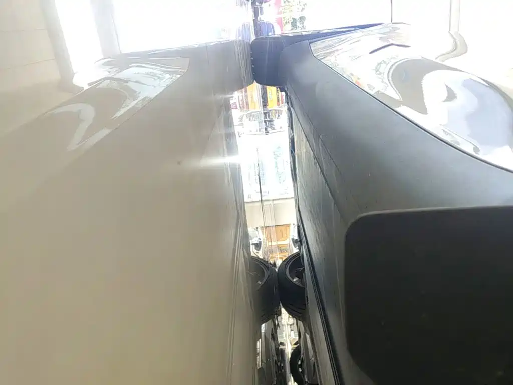 Tesla Model Y — миниатюра 21