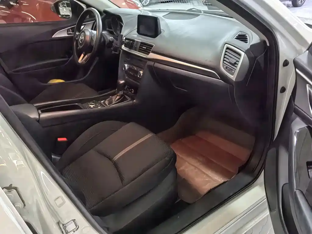 Mazda 3 Axela — миниатюра 11