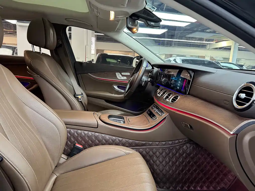 Mercedes-Benz E-Class — миниатюра 17