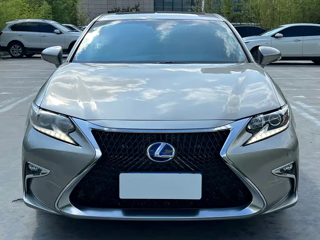 Lexus ES — миниатюра 2