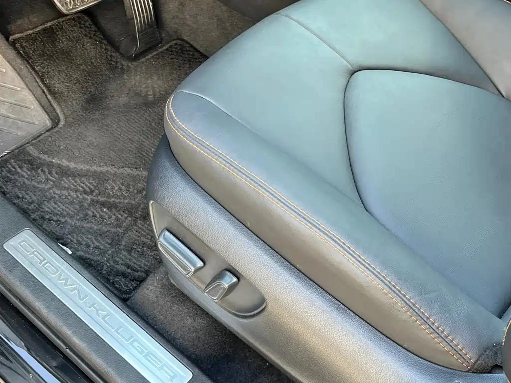 Toyota Crown Kluger — миниатюра 18