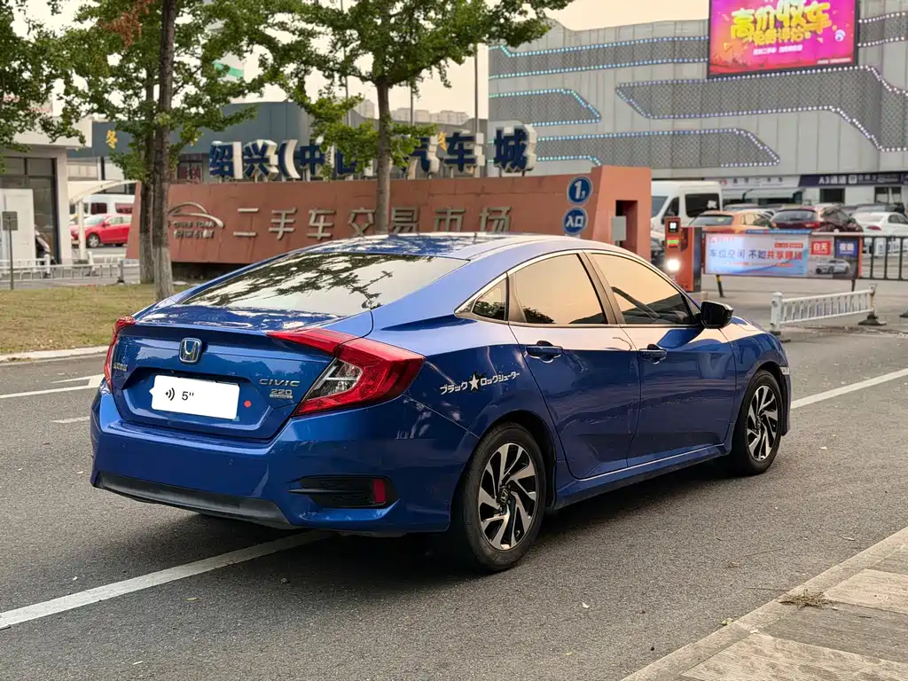 Honda Civic — миниатюра 4