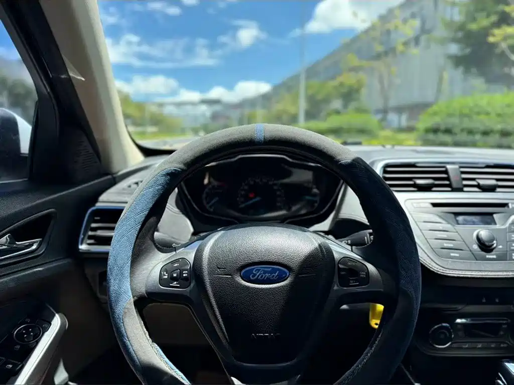 Ford Escort — миниатюра 14