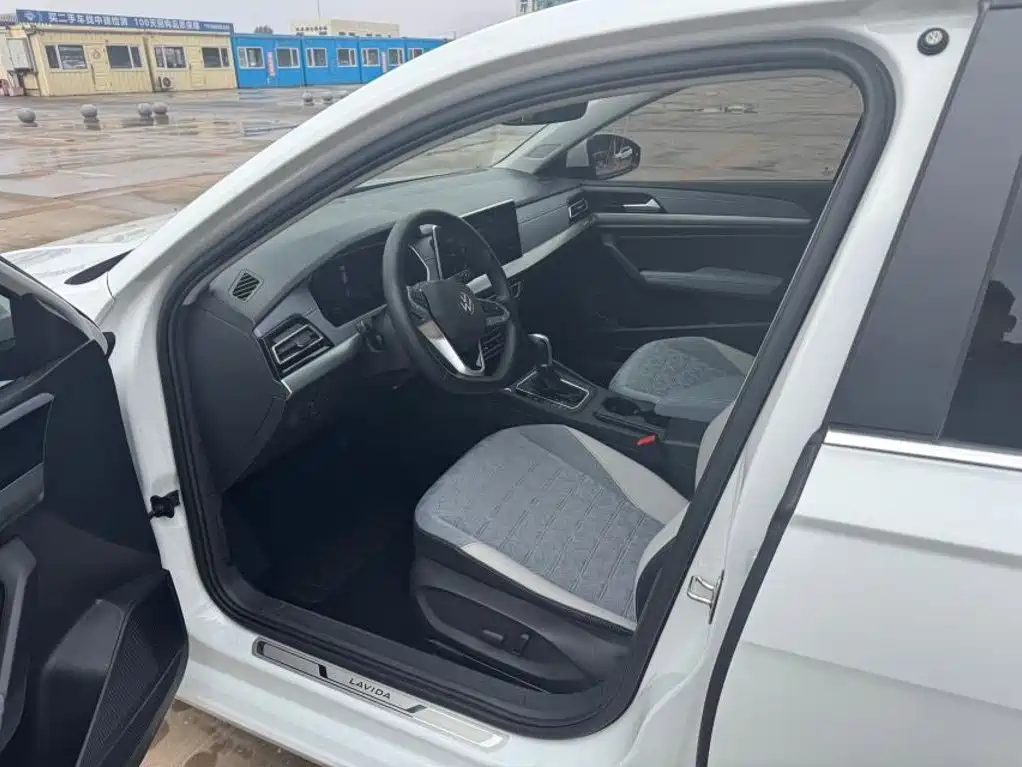Volkswagen Lavida — миниатюра 3