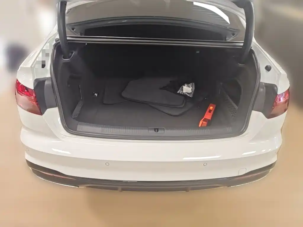 Audi A4L — миниатюра 24