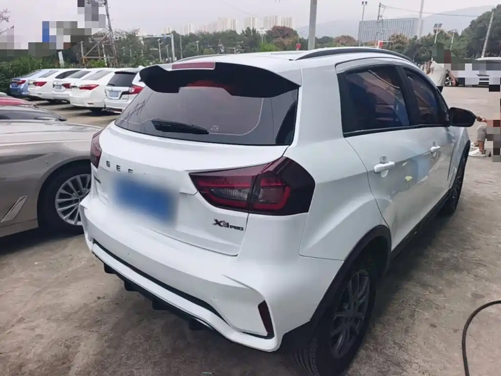 Geely Vision X3 — миниатюра 7