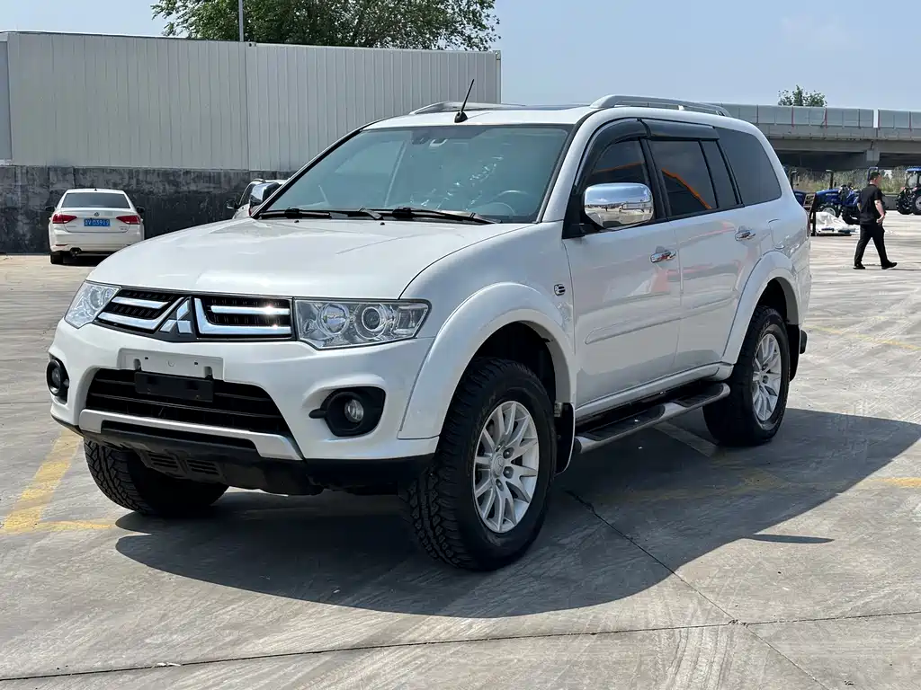 Mitsubishi Pajero Sport 2017