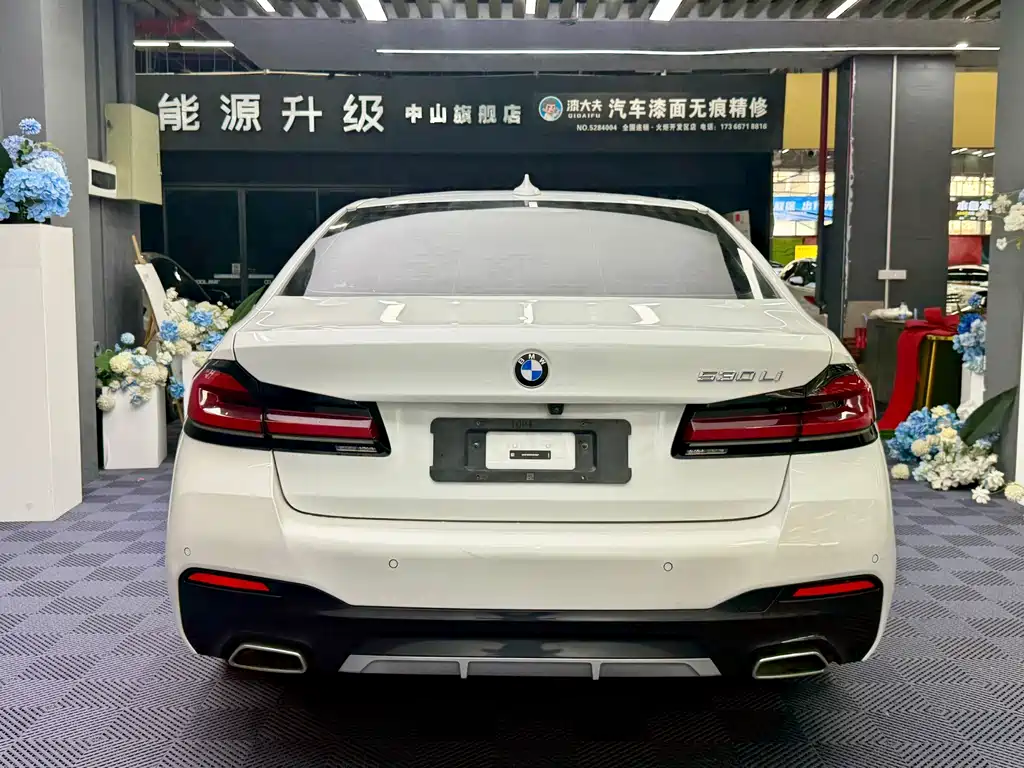 BMW 5 Series — миниатюра 13