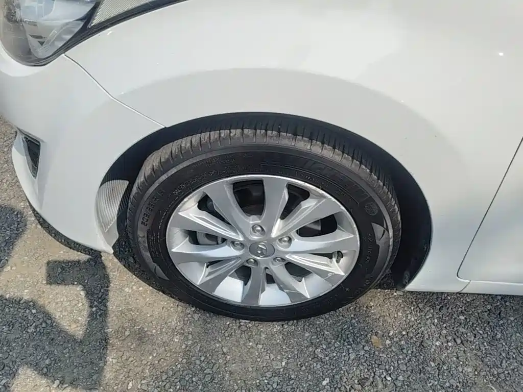 Hyundai Elantra Langdong — миниатюра 23
