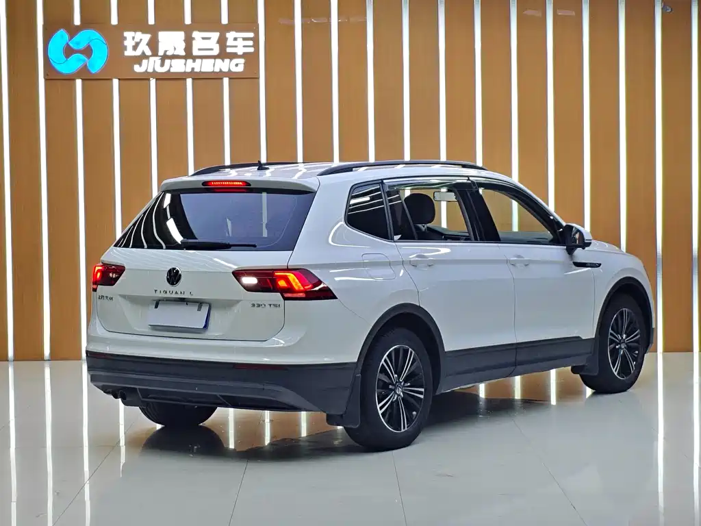 Volkswagen Tiguan L L 2021 280TSI AT Smart