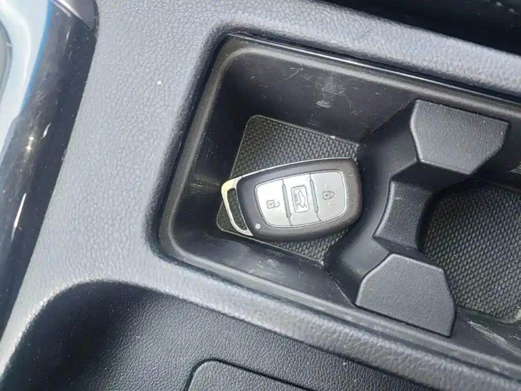 Hyundai Elantra Langdong — миниатюра 9