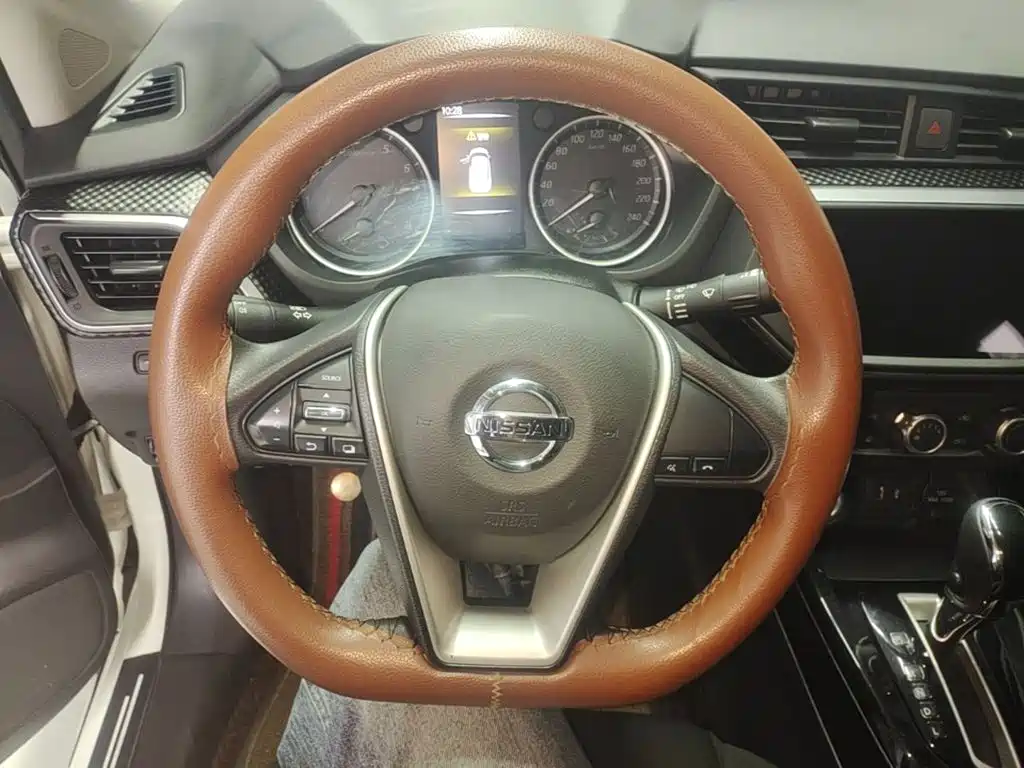 Nissan Bluebird — миниатюра 11