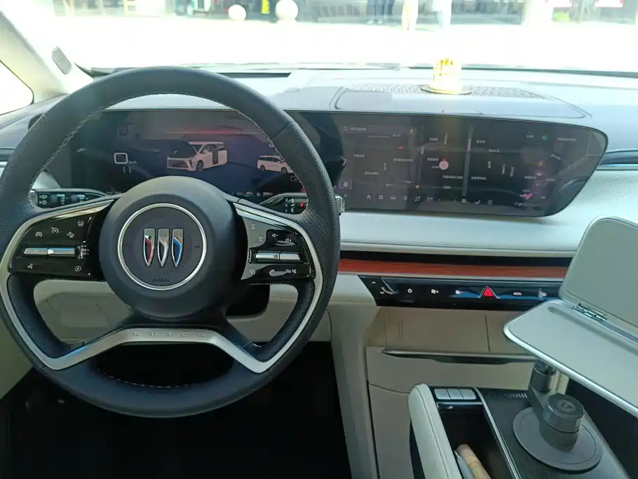 Buick GL8 Hybrid — миниатюра 12