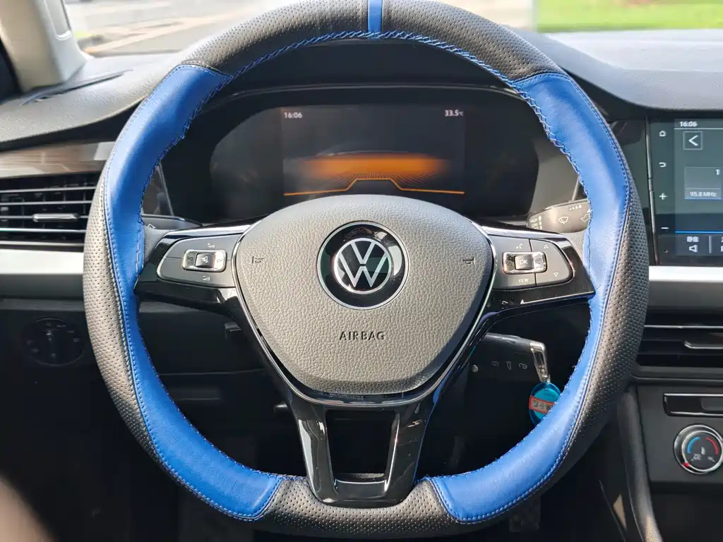 Volkswagen Lavida — миниатюра 10
