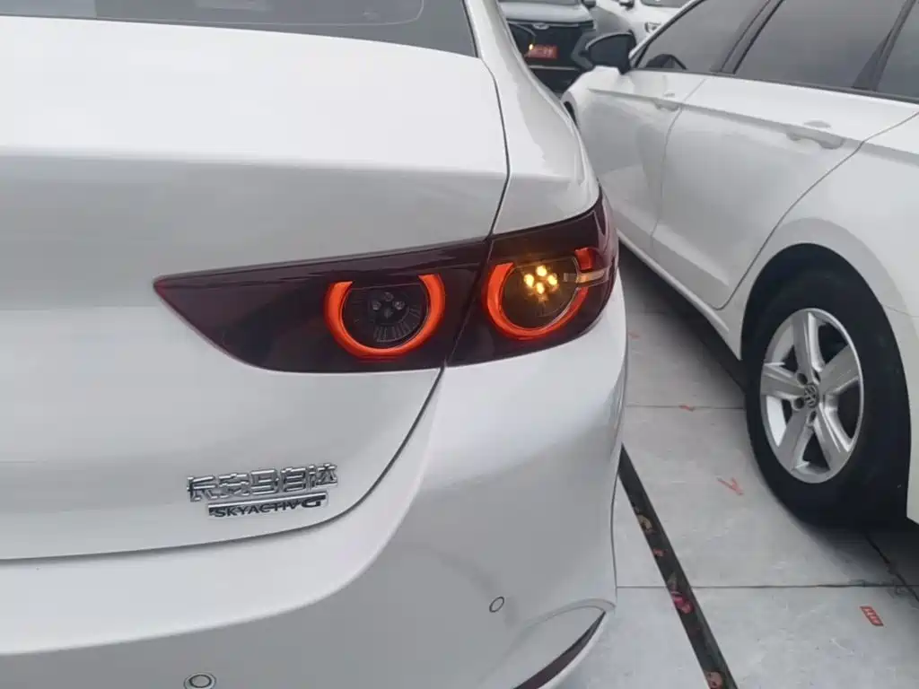 Mazda 3 Axela — миниатюра 8