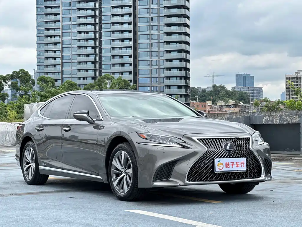 Lexus LS 2018 500h V