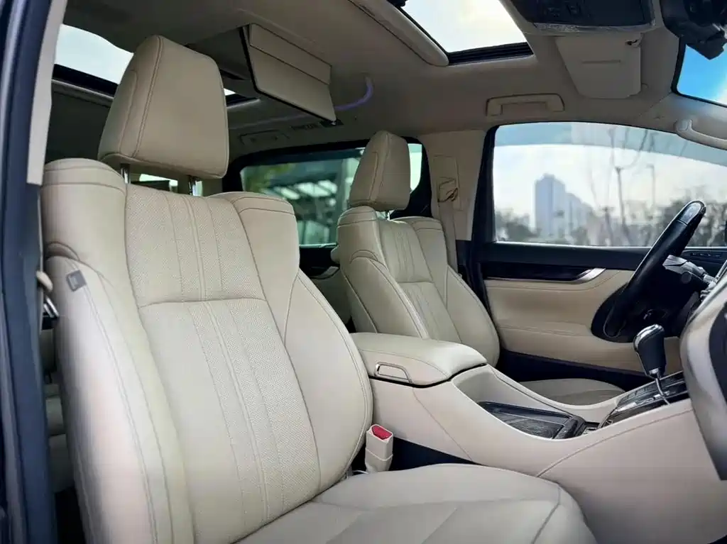 Toyota Vellfire — миниатюра 12