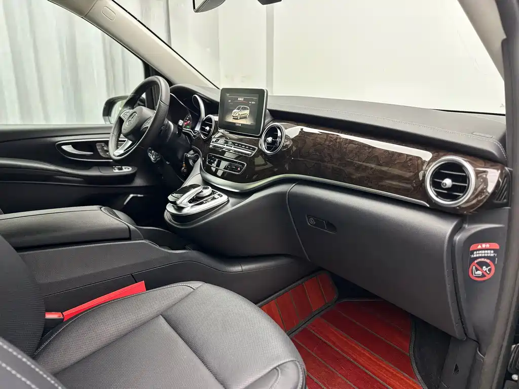 Mercedes-Benz V-Class — миниатюра 29