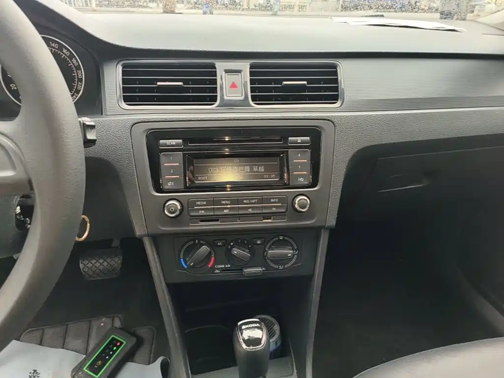 Skoda Rapid Spaceback — миниатюра 13