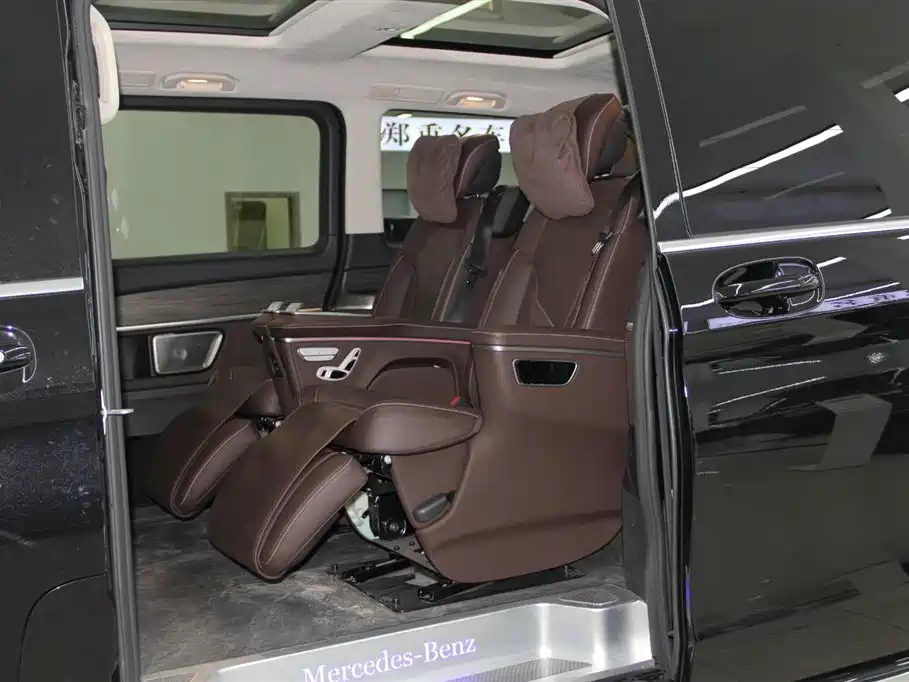 Mercedes-Benz V-Class V 2024 V 300 L Luxury