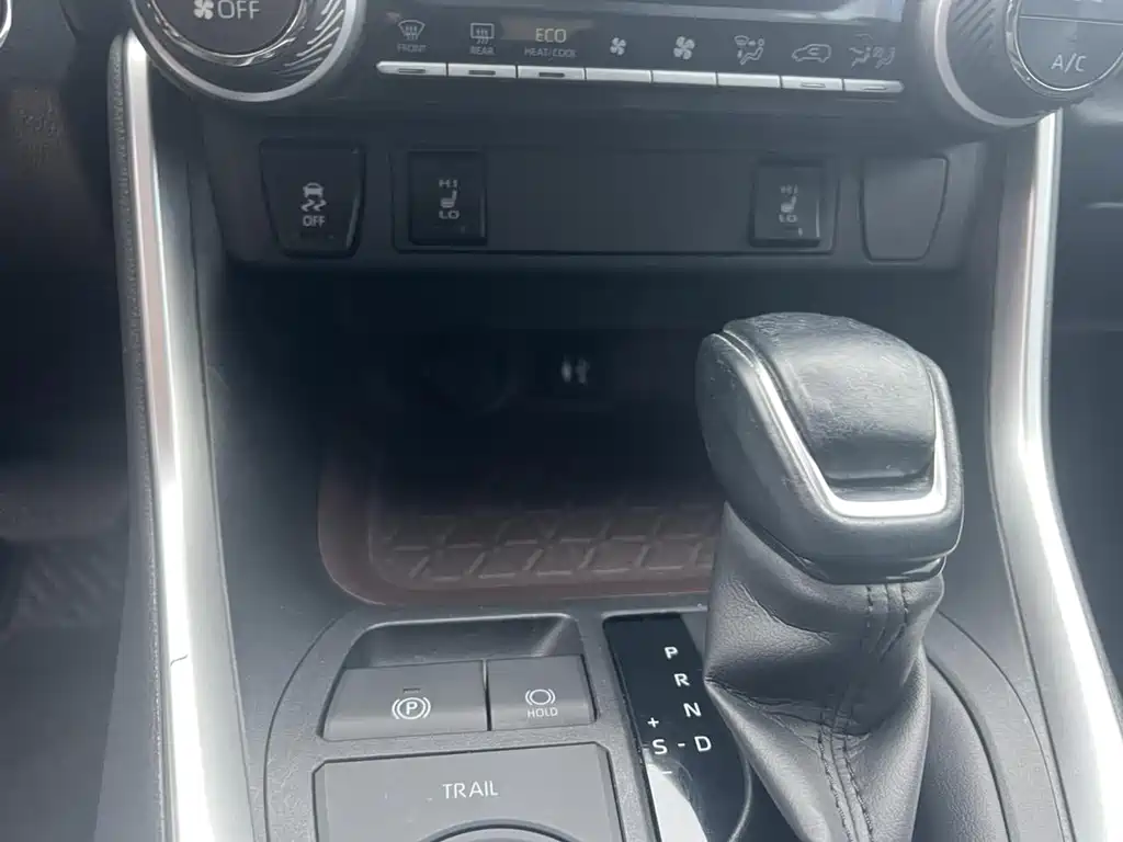 Toyota RAV4 — миниатюра 13