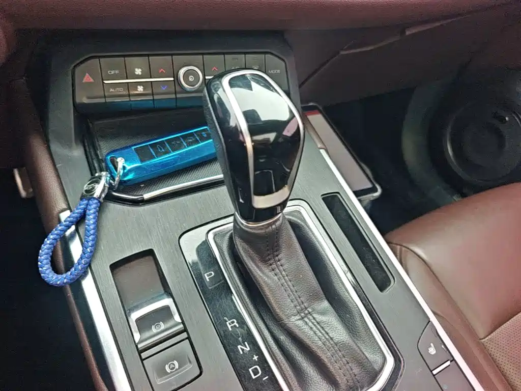 Wey Wey VV5 — миниатюра 14