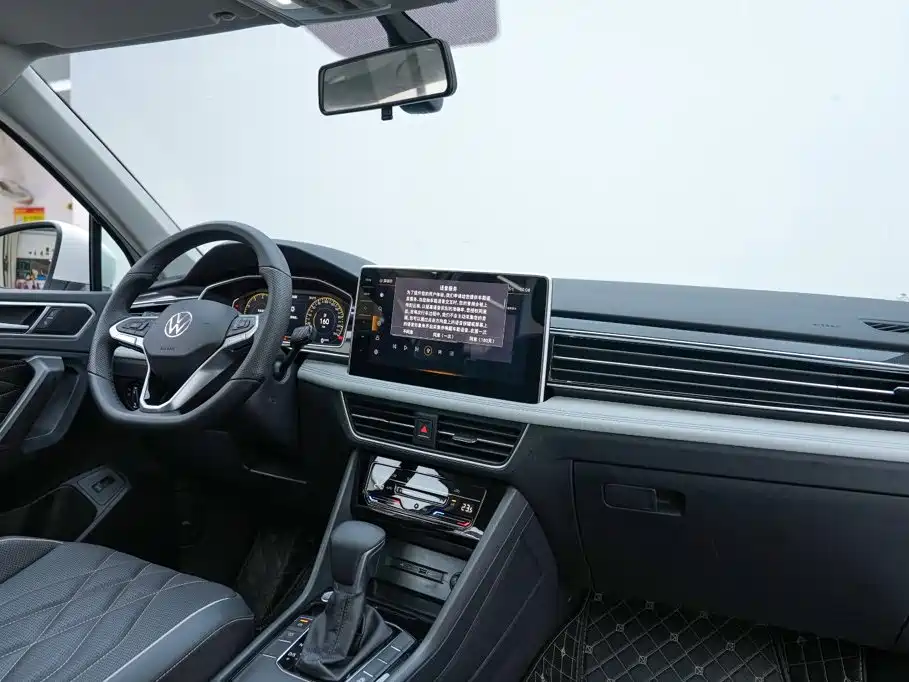 Volkswagen Tiguan L — миниатюра 8