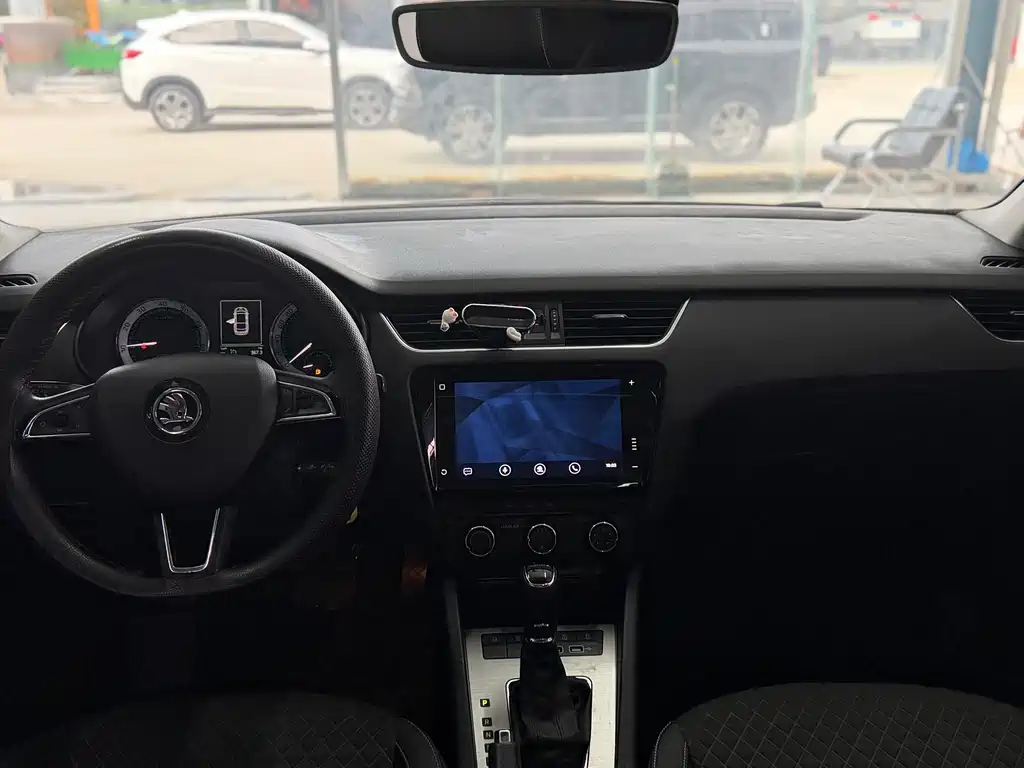 Skoda Octavia — миниатюра 7