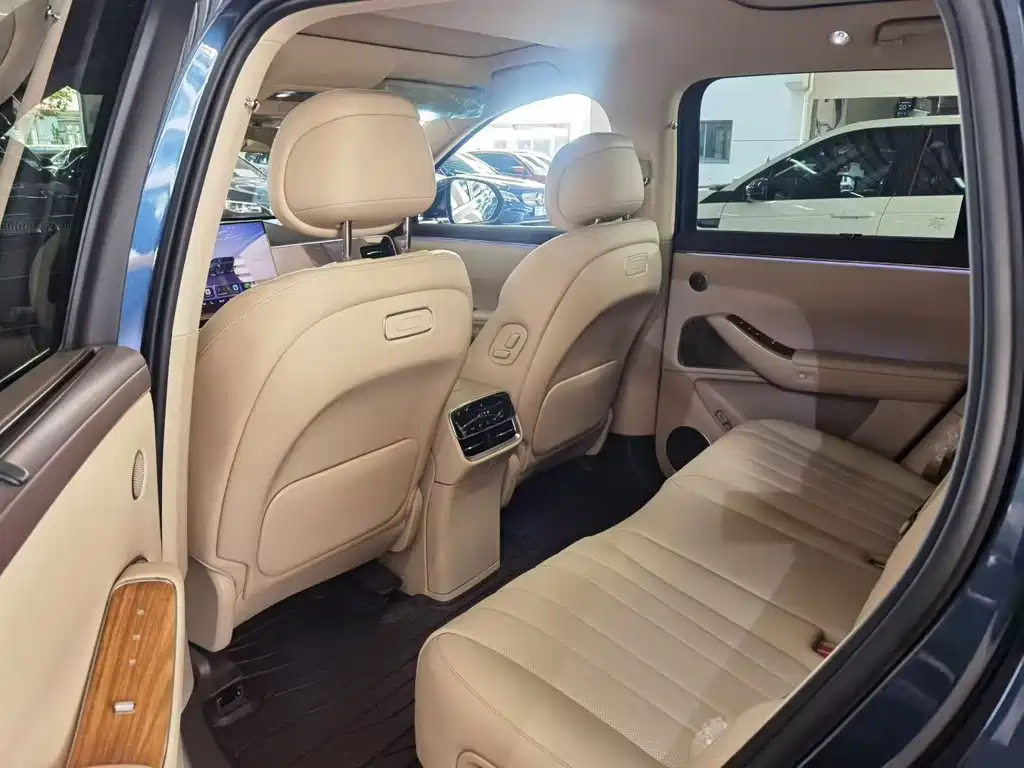 AITO ASK THE WORLD M7