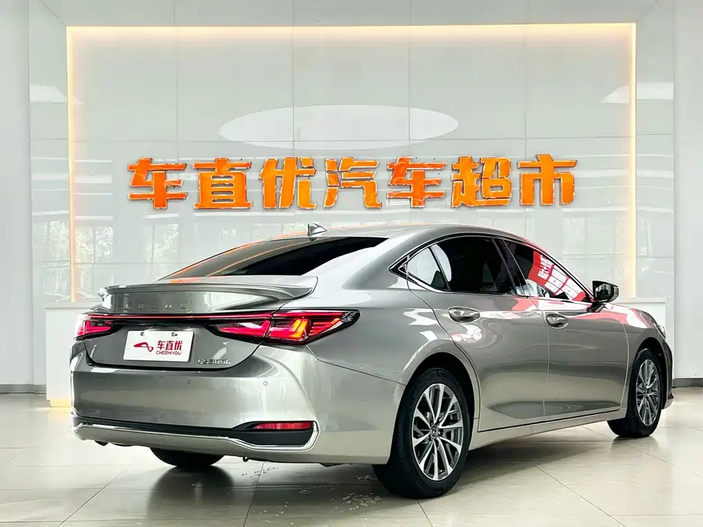 Lexus ES — миниатюра 5