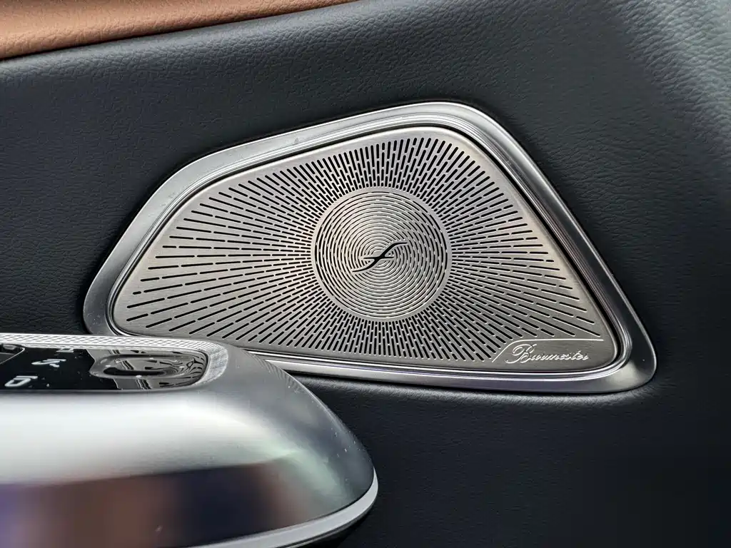 Mercedes-Benz E-Class — миниатюра 11