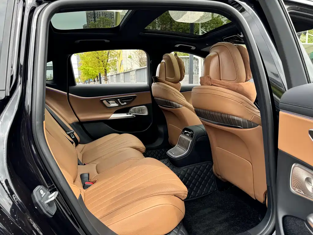 Mercedes-Benz E-Class — миниатюра 14