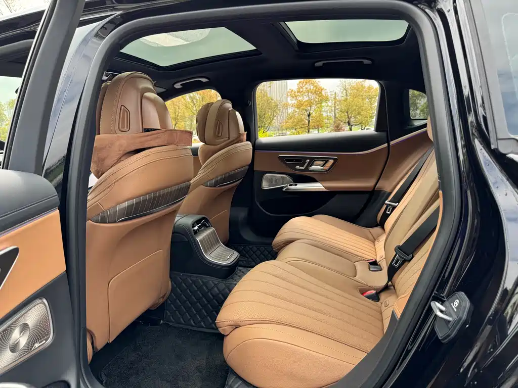 Mercedes-Benz E-Class — миниатюра 18