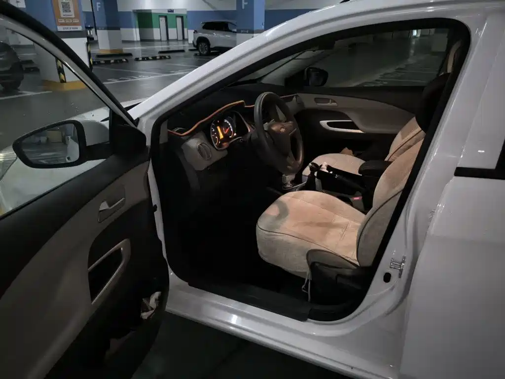 Chevrolet Sail — миниатюра 13