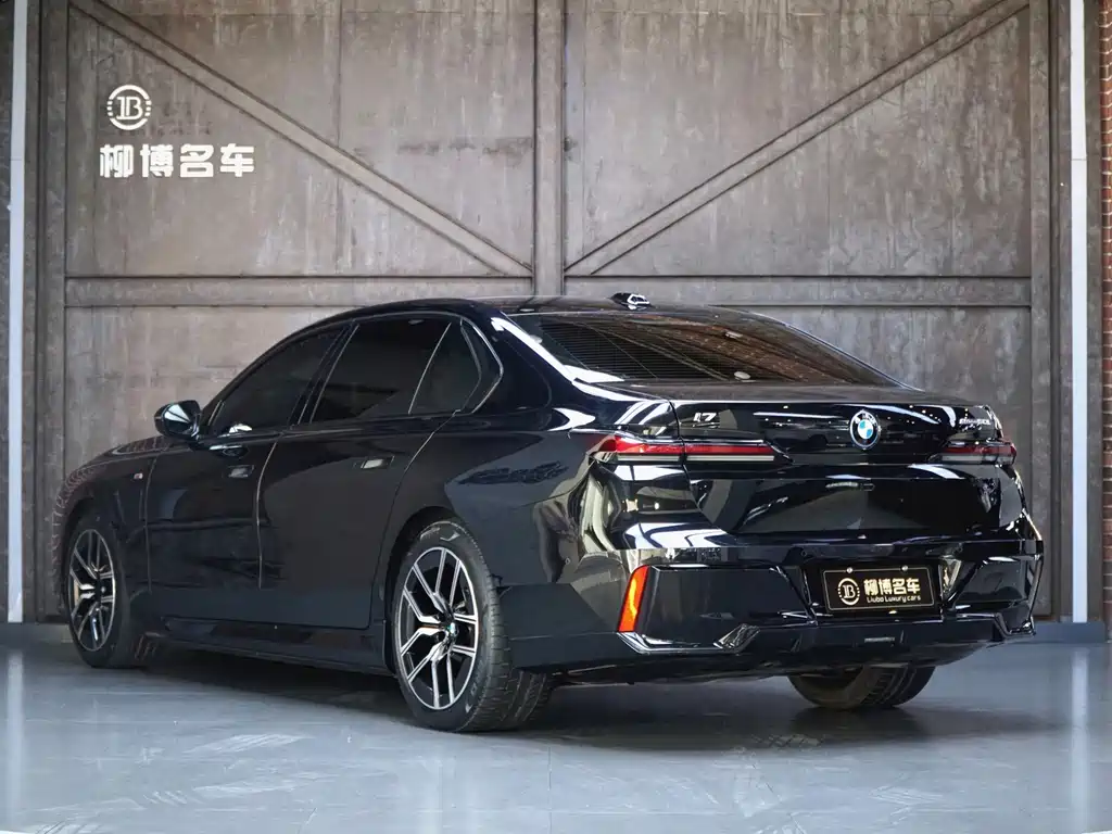 BMW i7 — миниатюра 3