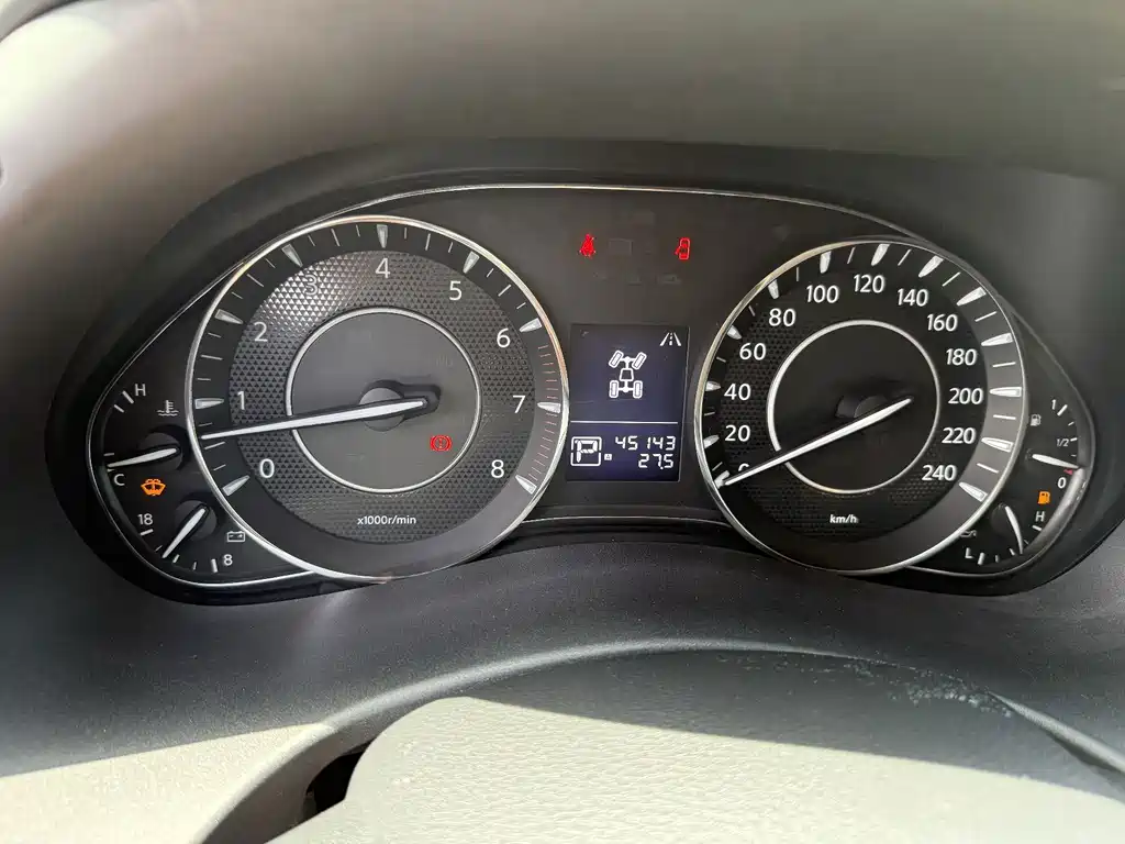 Nissan Patrol — миниатюра 21