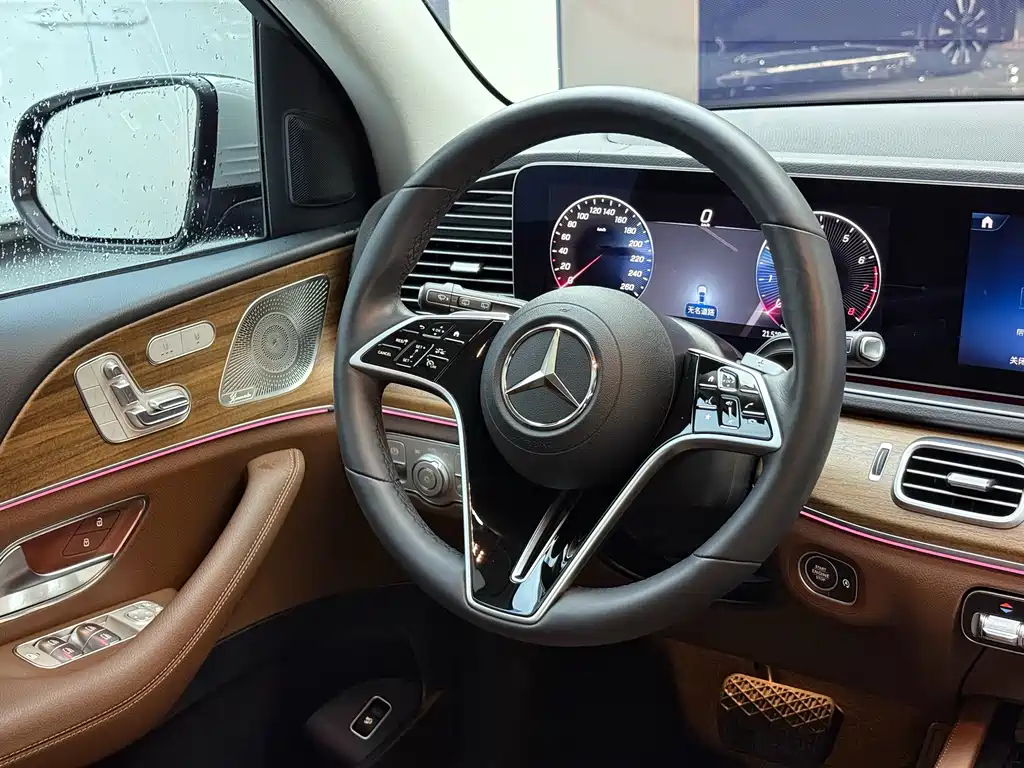 Mercedes-Benz GLE (Import) — миниатюра 7