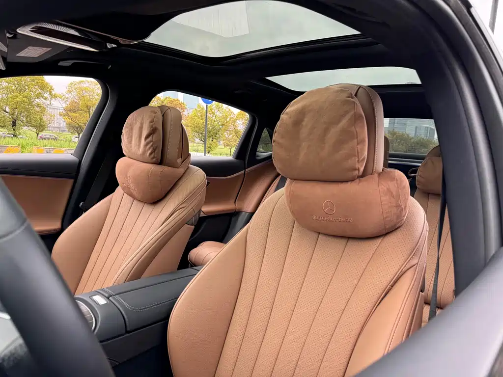 Mercedes-Benz E-Class — миниатюра 12
