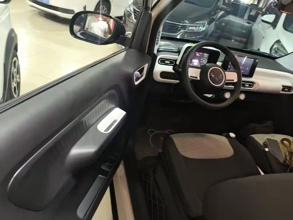 Wuling MINIEV — миниатюра 16