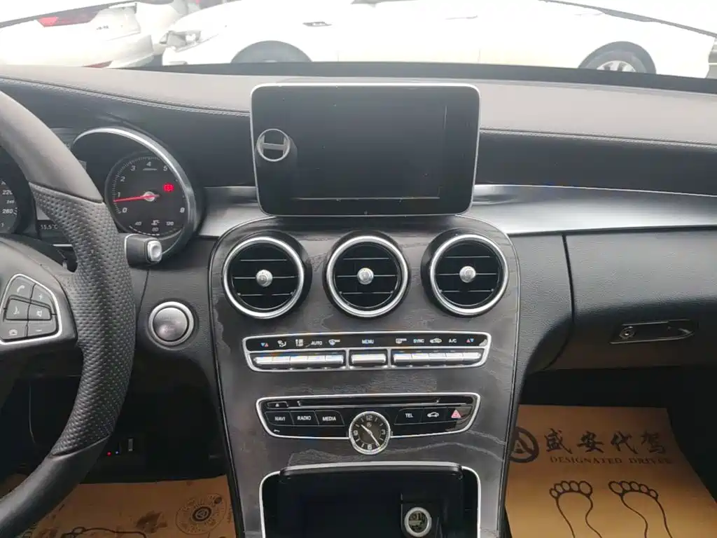 Mercedes-Benz C-Class — миниатюра 13