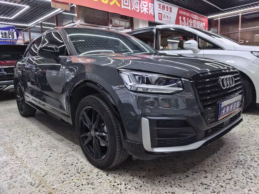 AUDI Q2L