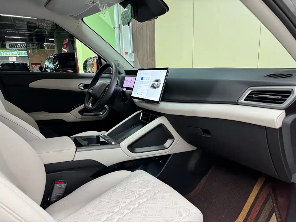 BYD Yuan UP — миниатюра 10