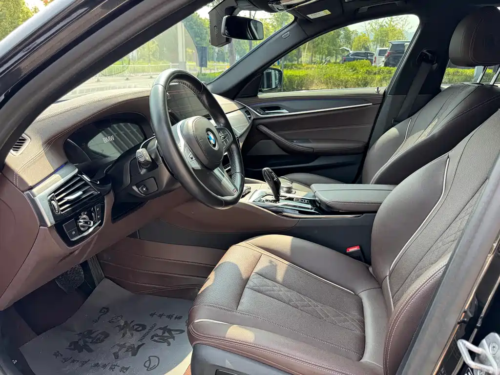 BMW 5 Series — миниатюра 8