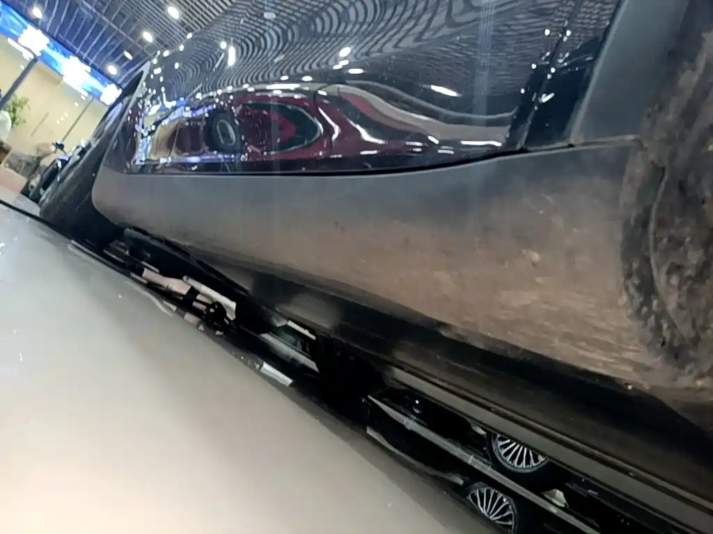 Tesla Model Y — миниатюра 21