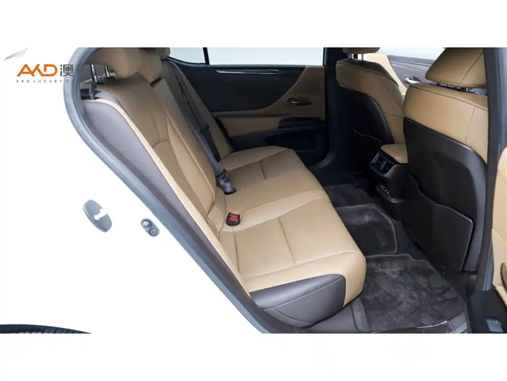 Lexus ES — миниатюра 8